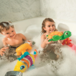 Intex фигури на надувување 1+1 гратис