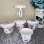 Шолја со инфузер и капаче