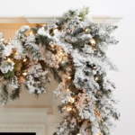 Декоративна гранка со снег 270cm